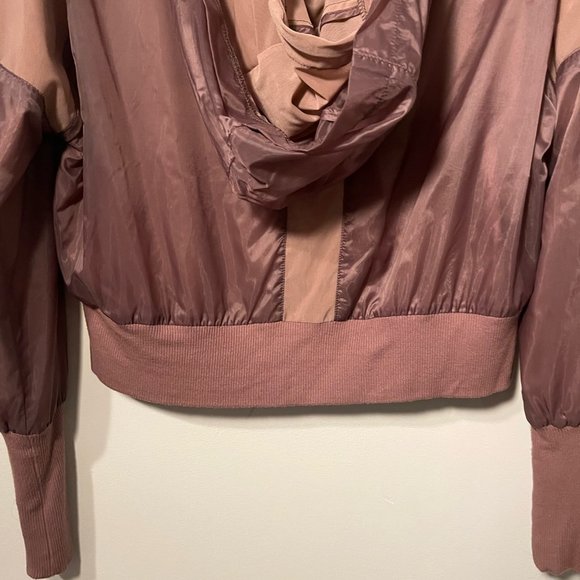 Alo Yoga Running Jacket Double Layer Size Small in Raisin - Picture 9 of 16